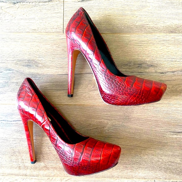 COPY - PRADA Red Snake Skin Stiletto Heels 🍁 Fall Collection - Picture 1 of 5